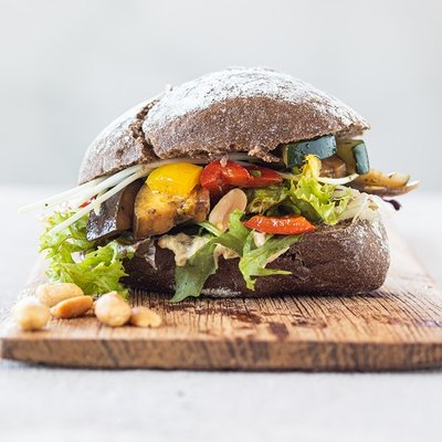 Lunch box met gegrilde groente
